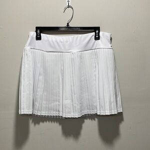 Chic White Pleated Mini Skort